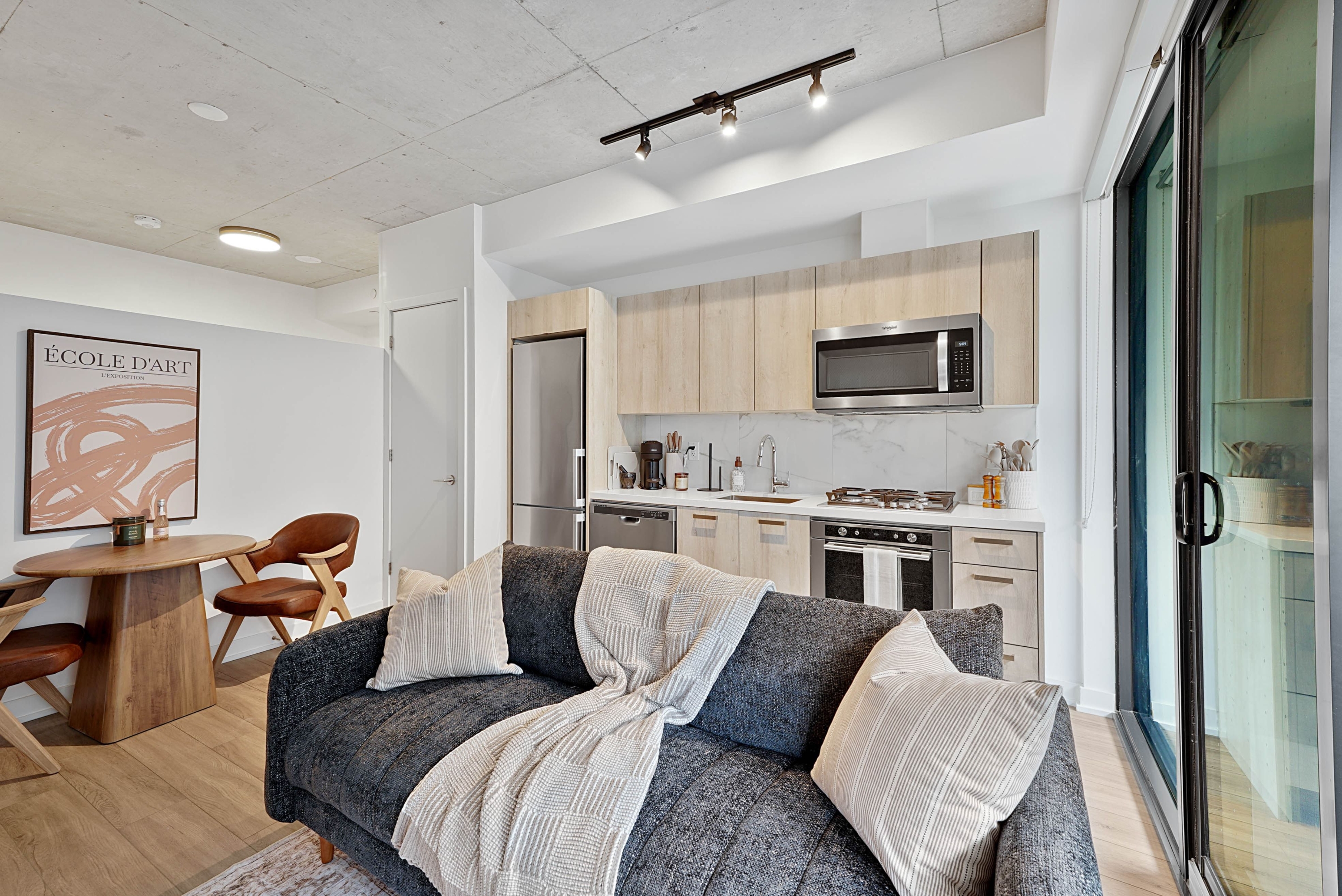 458 Richmond Street West - 1