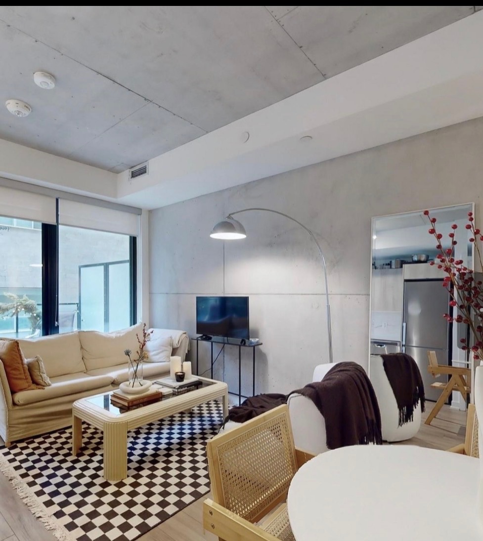 458 Richmond Street West - 1